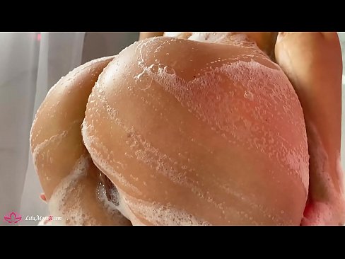 ❤️ Brunette شاور میں شدید orgasm کے لئے وائبریٹر کے ساتھ بلی میں مشت زنی کرتی ہے۔ ☑  ہم پر ur.justindianpornx.ru ☑